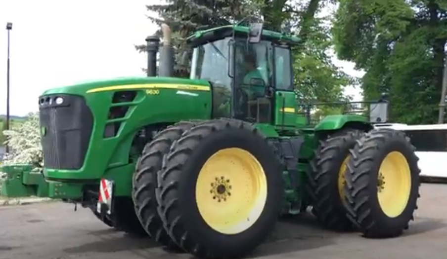 трактор John Deere 9630